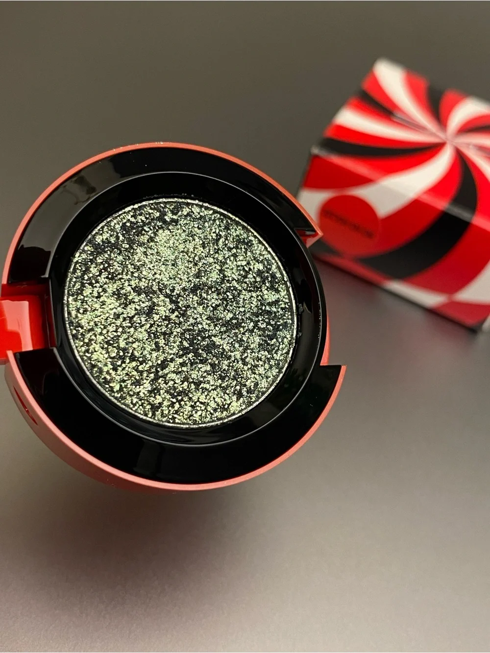 MAC “Ho Ho Hocus!” Shadeshifter Duochrome Eyeshadow
